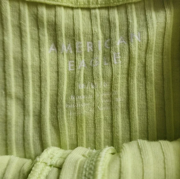 🤍Bundle!! American Eagle Crop tanks - Picture 6 of 8